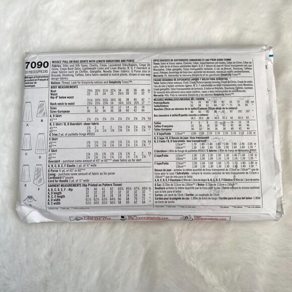 Simplicity Sewing Pattern - Picture 2 of 2